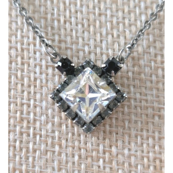 Sorrelli Crystal Pendant Necklace Gunmetal Square Halo Black Accent - Picture 3 of 5